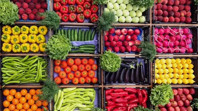 قیمت های میوه و سبزیجات امروز ۳۰ مهر خرید موز برای بیشتر مردم غیر ممکن شد