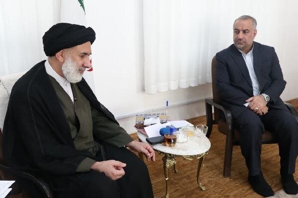 لزوم حمایت مسئولان از اشتغال زایی امام جمعه شهرکرد تاکید کرد