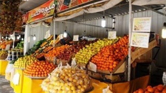 مدیر عامل میادین میوه سالانه ۴۰۰۰ آزمایش برای کیفیت محصولات