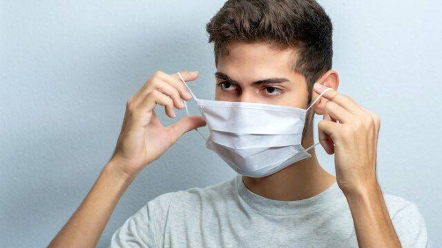 مصرف خودسرانه آنتی بیوتیک ها برای درمان کووید و سرماخوردگی کمکی نمی کند