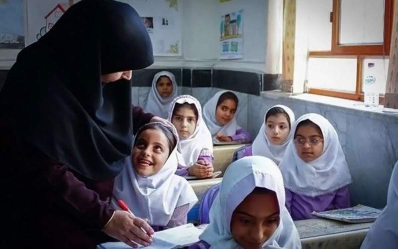 معلمان در آستانه استعفا حقوق ناکافی و فشارهای اقتصادی