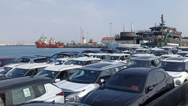 ممنوعیت ورود خودروهای بالای ۲۰ هزار دلار به مناطق آزاد اعلام شد