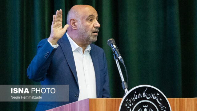 میدری همسان سازی حقوق بازنشستگان به تعویق افتاده است