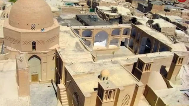 نایین