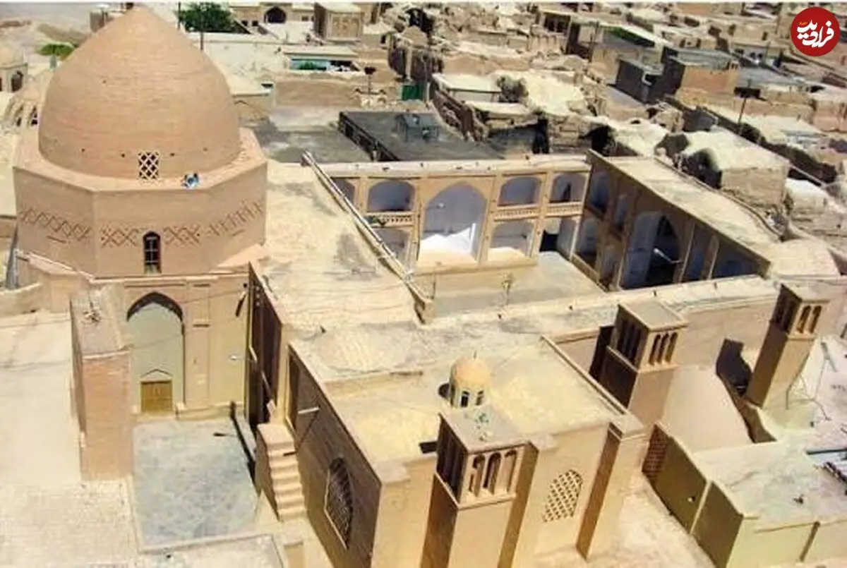 نایین