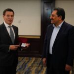 نشان افتخار اتحادیه اقتصادی اوراسیا به وزیر صنعت ایران اعطا شد