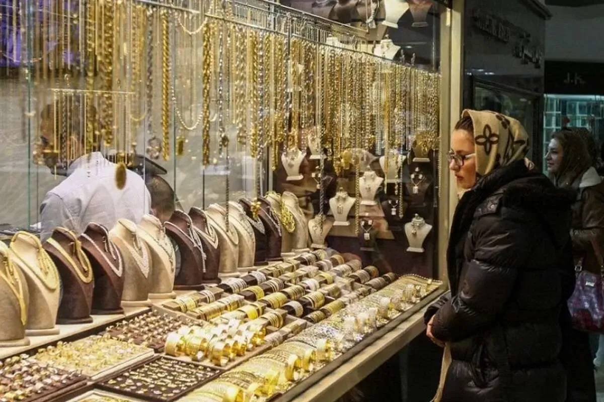 نوسان محدود قیمت دلار و طلا در بازار آزاد ۲۷ مهر