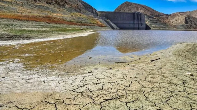 هشدار بحران آب برای تهران و مشهد در زمستان