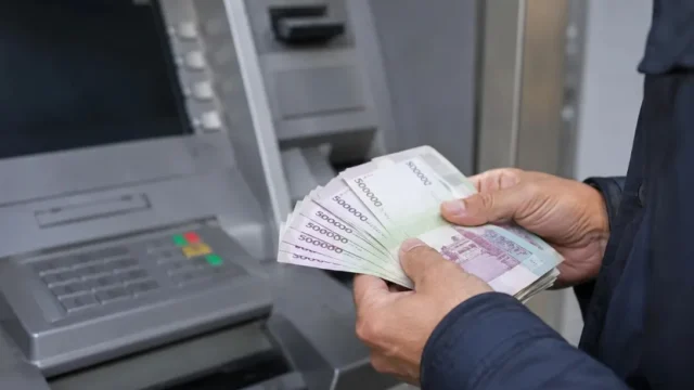 واریزی جدید دولت ۵۰۰ هزار تومان تا فردا شب به حساب ها واریز می شود