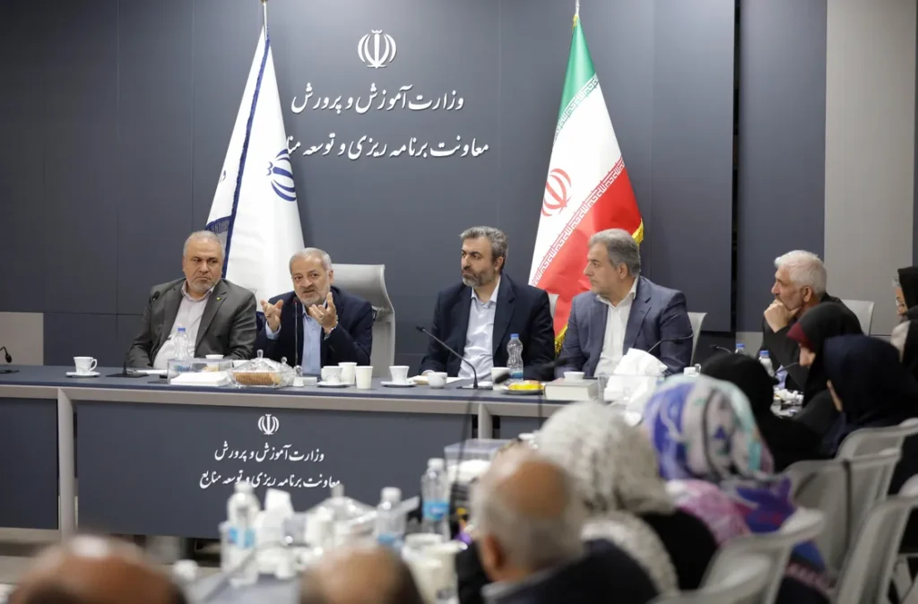 وزیر آموزش و پرورش اصلاح صندوق ذخیره فرهنگیان برای حفظ منافع معلمان ضرروی است