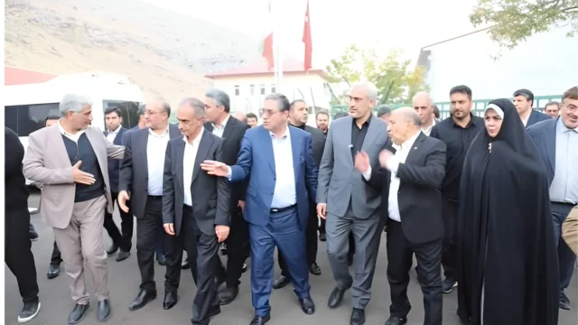 وزیر اقتصاد از گمرک بازرگان و چالش های مرزی بازدید کرد