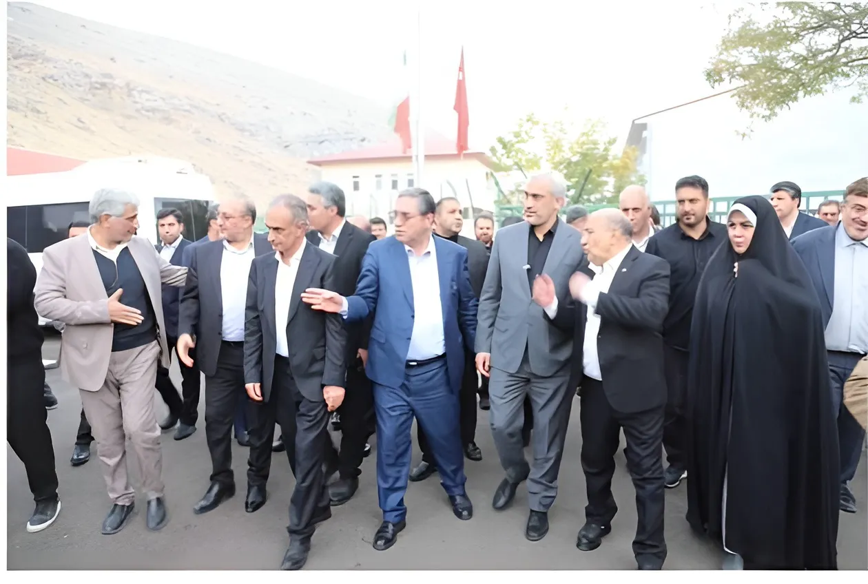 وزیر اقتصاد از گمرک بازرگان و چالش های مرزی بازدید کرد