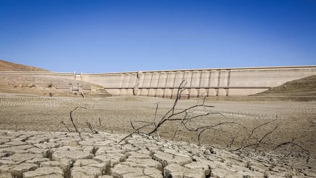 وضعیت منابع آبی استان مرکزی به بحرانی ترین حد رسیده است