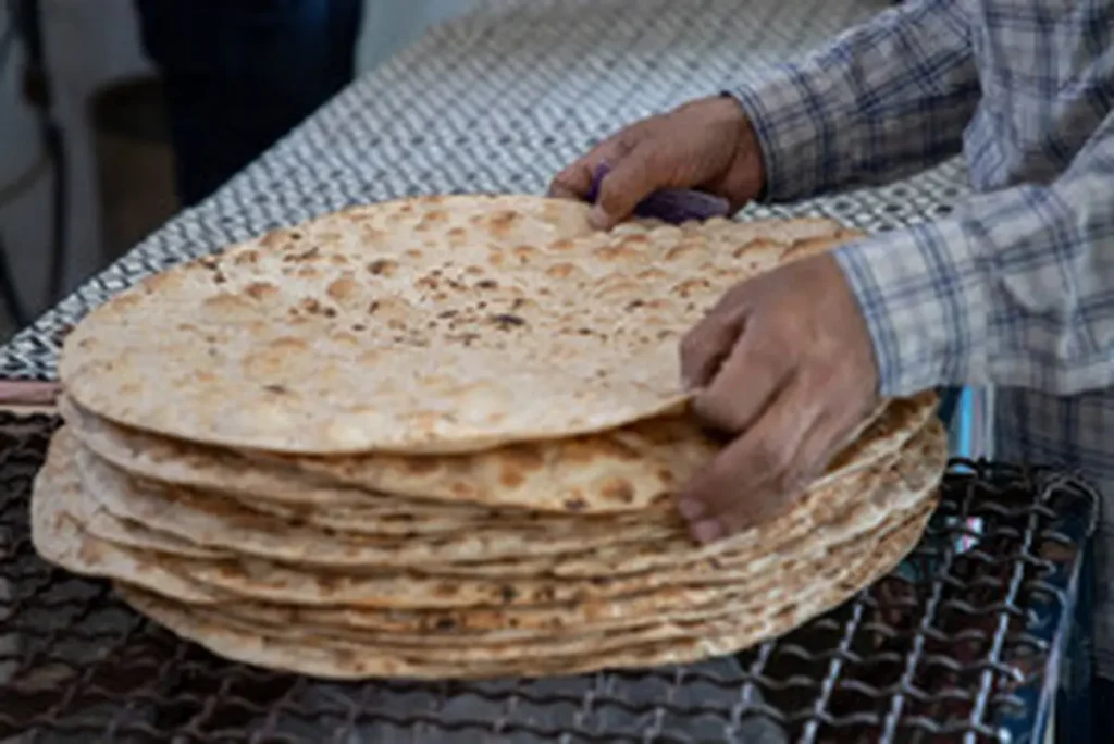 پخت نان کامل در بیش از ۲۱۰۰ نانوایی افزایش سرطان کولون به دلیل کاهش مصرف فیبر در رژیم غذایی مردم است