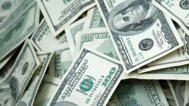 پیش بینی قیمت دلار در آغاز آبان ۱۴۰۵ ثبات یا افزایش