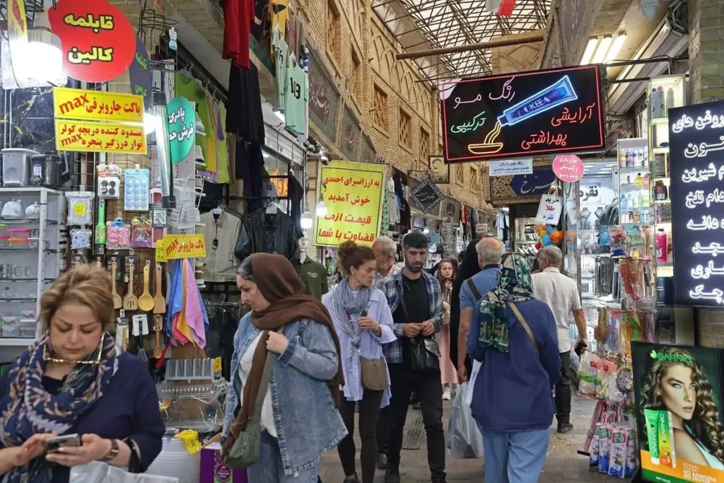 کاسبان تهران از بحران اقتصادی و کاهش خرید مردم خبر دادند