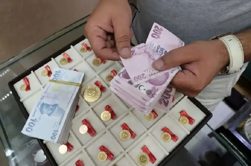 کاهش ۱۰۰ تومانی قیمت لیر ترکیه به ۵۲۳۰ تومان در بازار