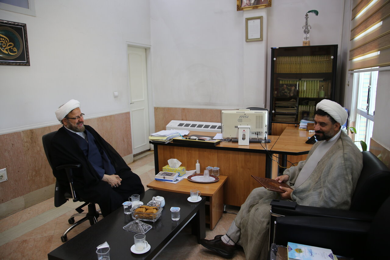 گزاره تعطیلی مجلس کذب است