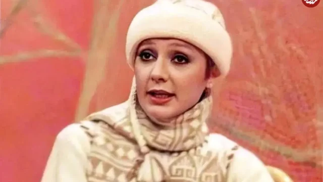 گوگوش در ۱۹ سالگی جشن خداحافظی تقی ظهوری در سال ۴۸