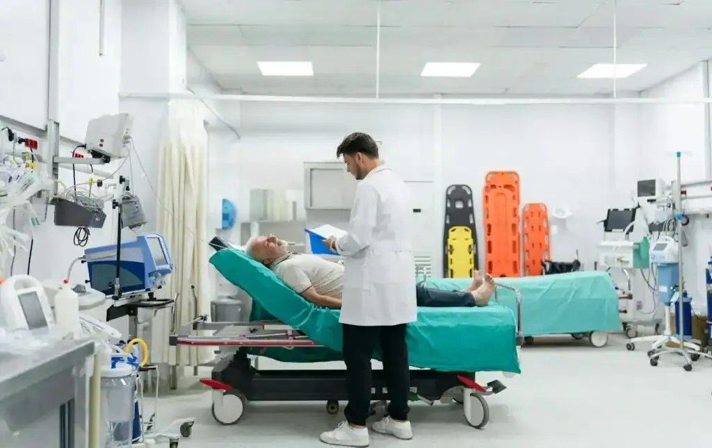 ۲۰ هزار نیروی پرستاری نیاز داریم