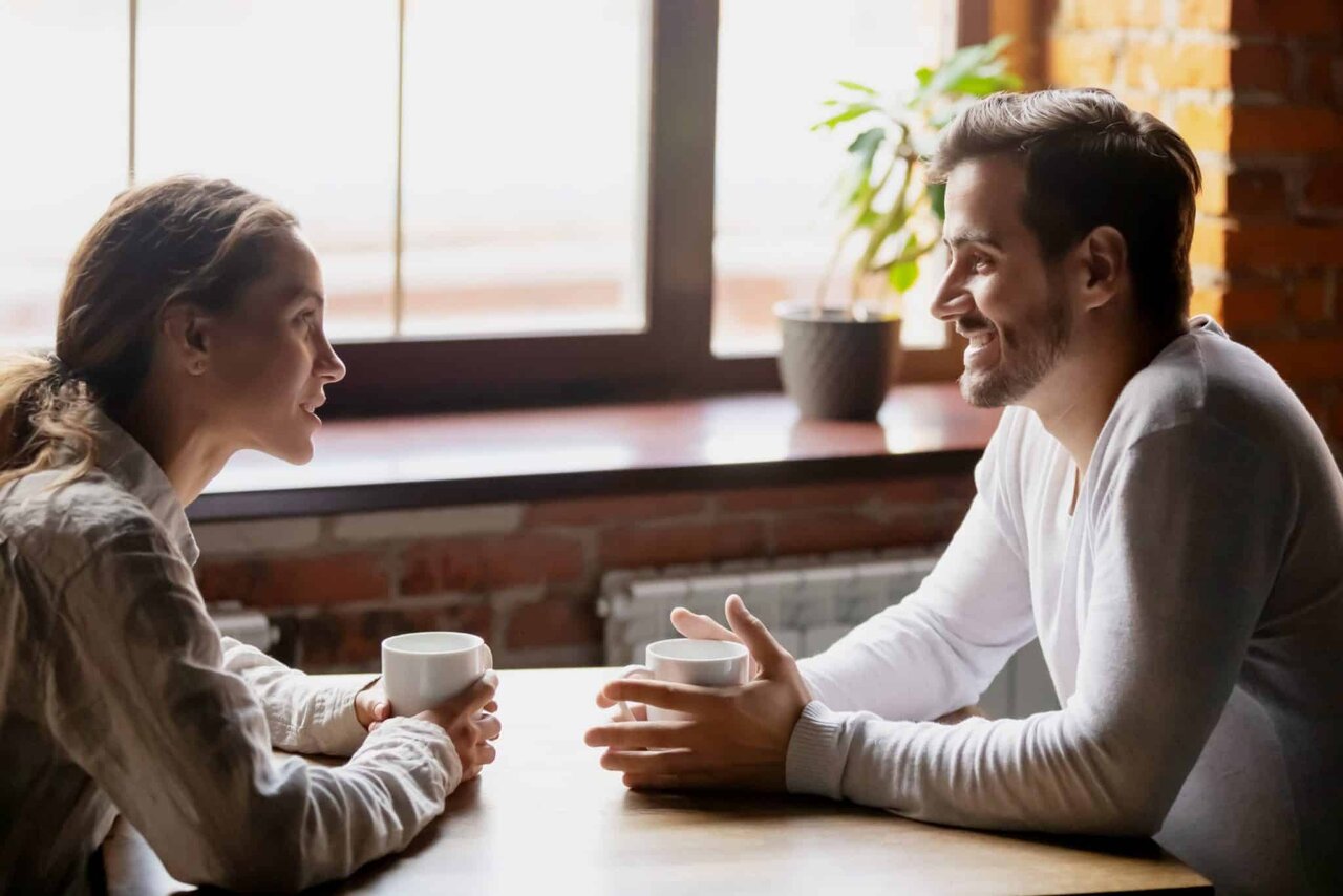۵سال است شوهر دارم هروقت می خواهم با او صحبت کنم مسخره ام می کند